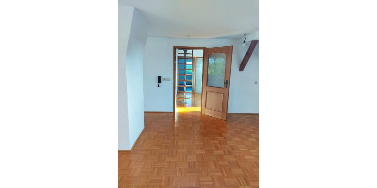 Dachgeschoßwohnung Vorbach - 2.5 Zimmer, 86 m&sup2;, 675&euro; | Angebot:25855038