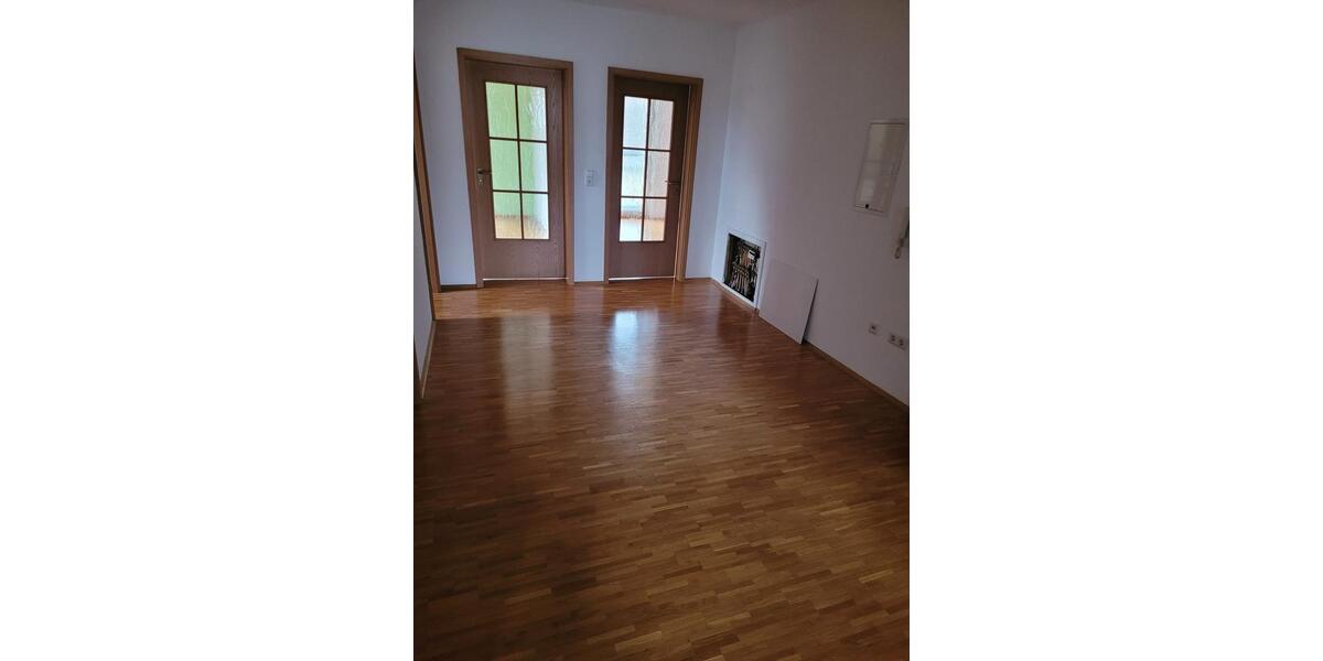 Dachgeschoßwohnung Iphofen - 3 Zimmer, 82 m&sup2;, 800&euro; | Angebot:26612632