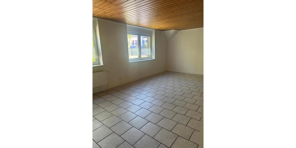 Etagenwohnung Bad Wünnenberg - 3 Zimmer, 111 m&sup2;, 600&euro; | Angebot:26536533