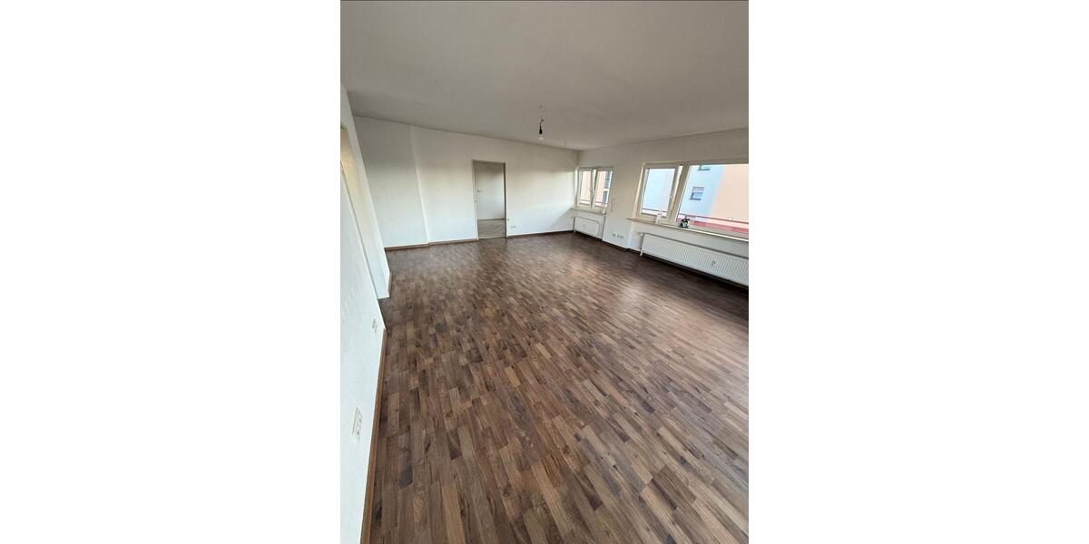 Etagenwohnung Hanau Großauheim - 2 Zimmer, 85 m&sup2;, 1.150&euro; | Angebot:25891841