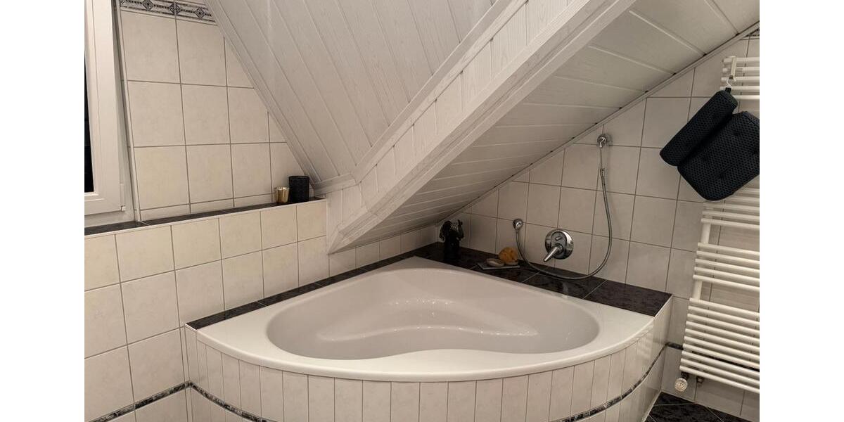 Dachgeschoßwohnung Niederschönenfeld - 3 Zimmer, 110 m&sup2;, 1.150&euro; | Angebot:26613621
