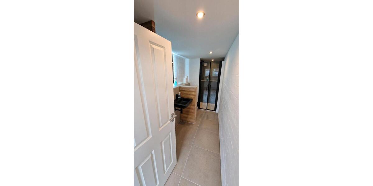 Helle, möblierte 2-Zimmer-Wohnung mit Garten & Parkplatz (65 m²) 2 zimmer