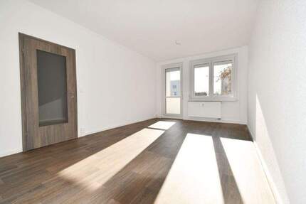 Wohnung Riesa Gröba - 3 Zimmer, 66 m&sup2;, 450&euro; | Angebot:25865588