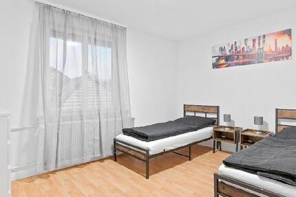 Haus Ofterdingen - 3 Zimmer, 200 m&sup2;, 20&euro; | Angebot:24511697