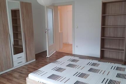 Wohnen auf Zeit Mannheim Rheinau - 20 Zimmer, 60 m&sup2;, 320&euro; | Angebot:25088500