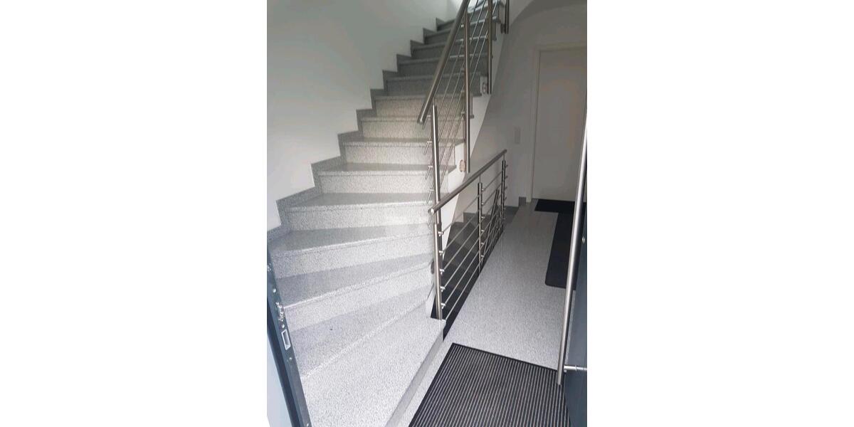 WG-Wohnung in ruhiger Neubau 4 zimmer