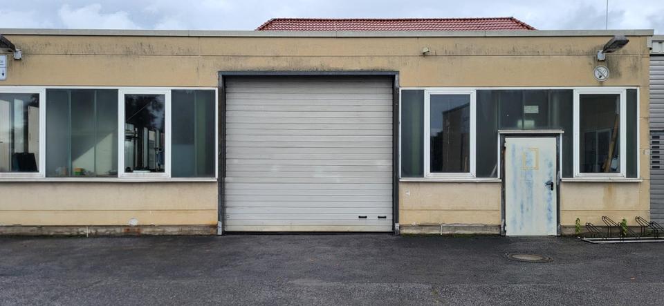 Lagerhallen auf dem Gelände der Blanke Türenwerke. zimmer