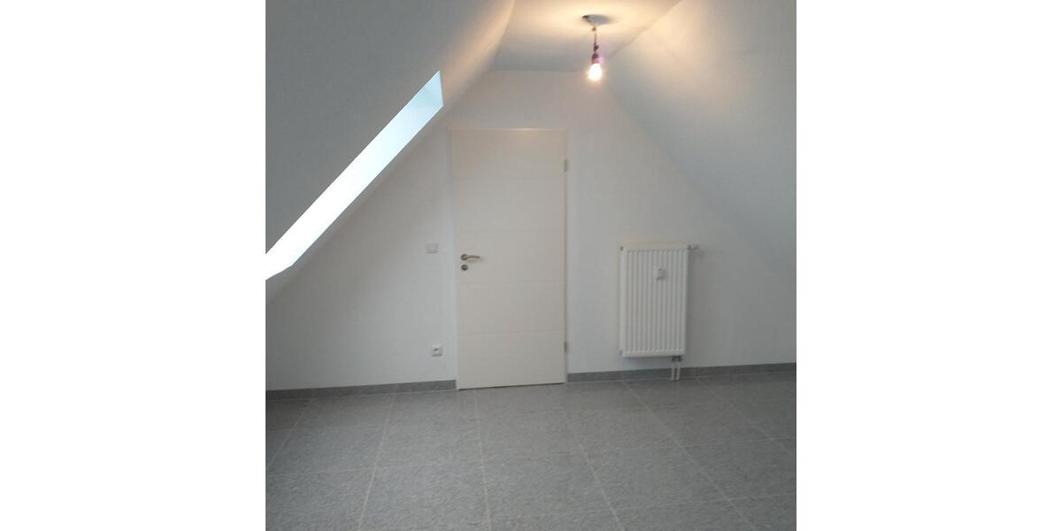 Dachgeschoßwohnung Zülpich - 4 Zimmer, 82 m&sup2;, 625&euro; | Angebot:26041633