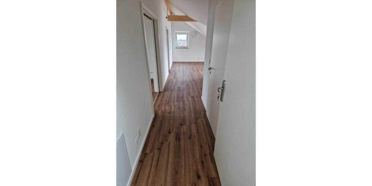 Dachgeschoßwohnung Burghausen - 3 Zimmer, 55 m&sup2;, 825&euro; | Angebot:26221403