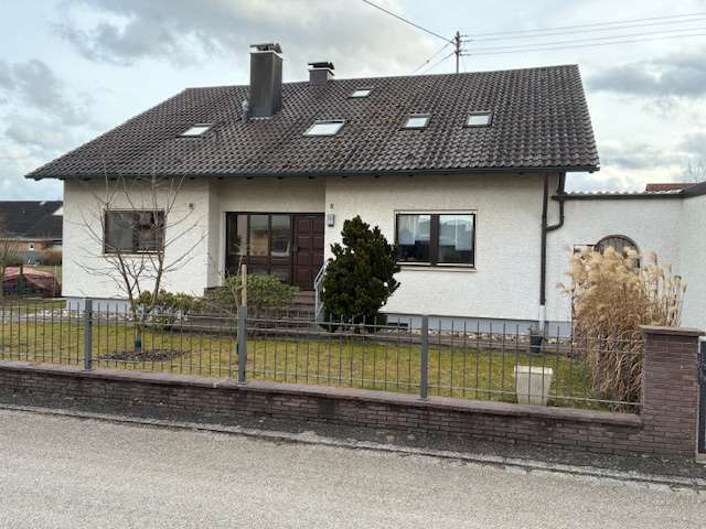 Etagenwohnung Offingen - 2 Zimmer, 130 m&sup2;, 1.100&euro; | Angebot:25283499