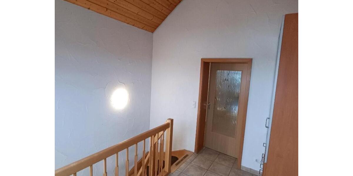 Dachgeschoßwohnung Haßfurt - 3 Zimmer, 95 m&sup2;, 850&euro; | Angebot:25644002