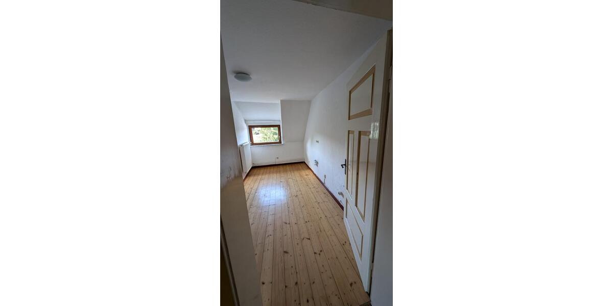 Dachgeschoßwohnung Jesberg - 2.5 Zimmer, 80 m&sup2;, 420&euro; | Angebot:25364398