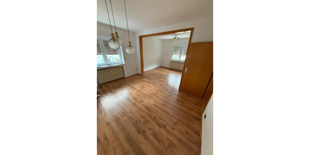 Etagenwohnung Singhofen - 5 Zimmer, 120 m&sup2;, 1.000&euro; | Angebot:26592201