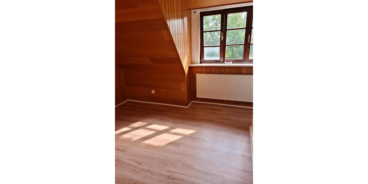 Dachgeschoßwohnung Neukirchen - 3 Zimmer, 55 m&sup2;, 700&euro; | Angebot:24808477
