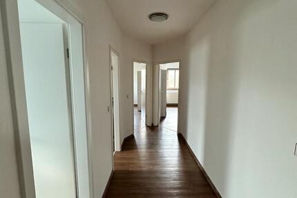 4-Raum-Wohnung im Eisfeld zu vermieten 4 zimmer