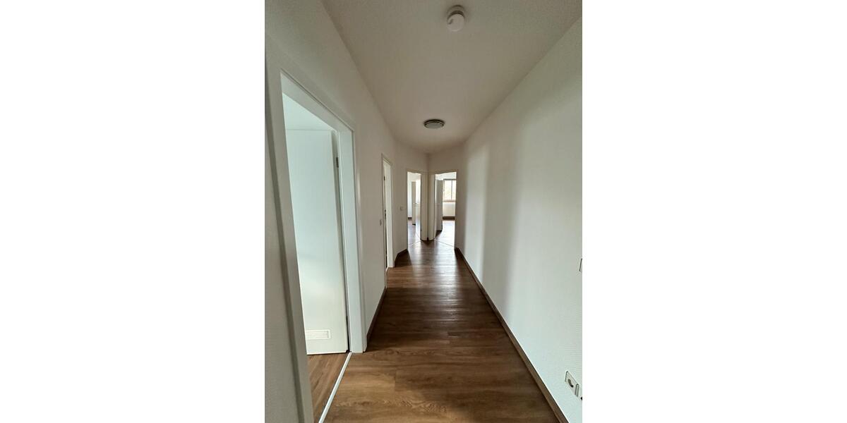 4-Raum-Wohnung im Eisfeld zu vermieten 4 zimmer