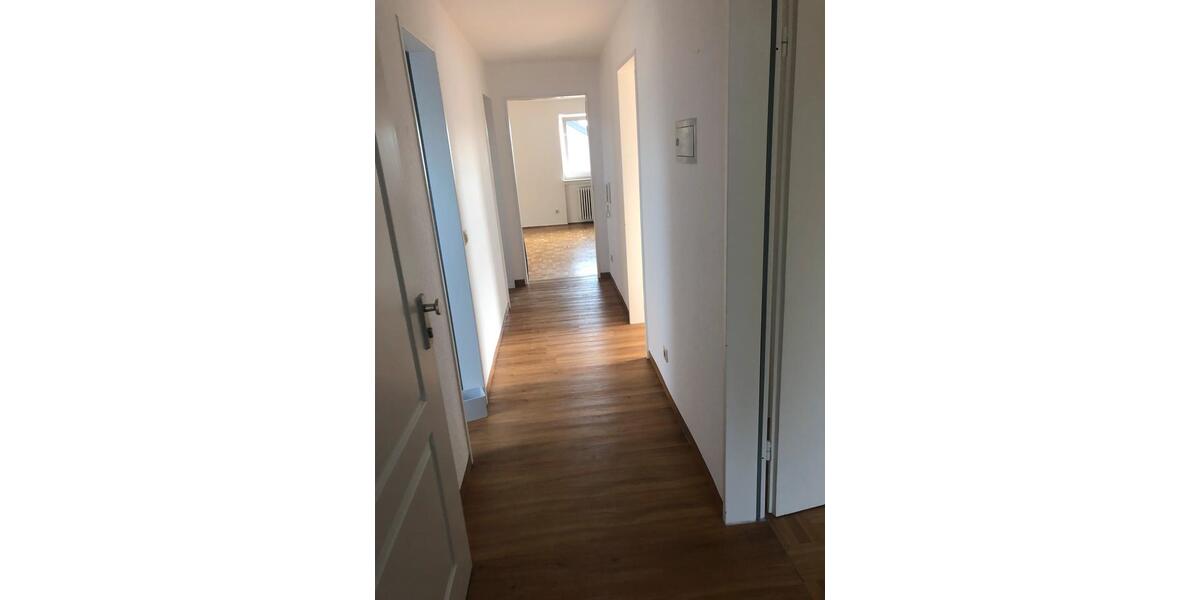 Dachgeschoßwohnung Trossingen - 2.5 Zimmer, 50 m&sup2;, 800&euro; | Angebot:24692370