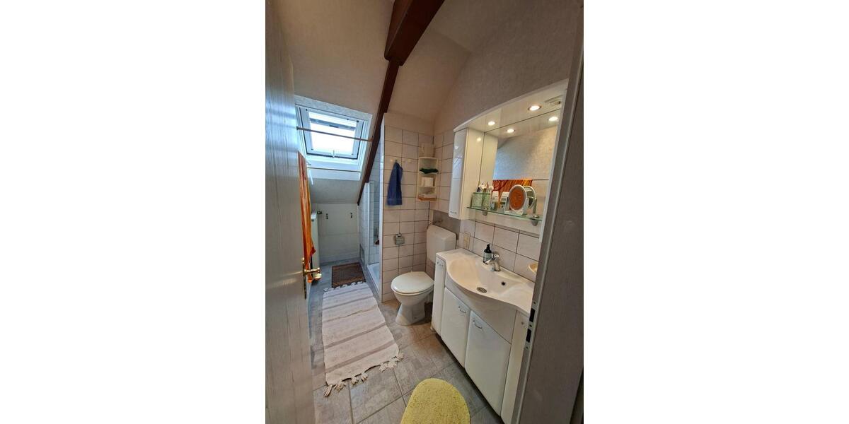 Dachgeschoßwohnung Solms - 2.5 Zimmer, 80 m&sup2;, 500&euro; | Angebot:26463146
