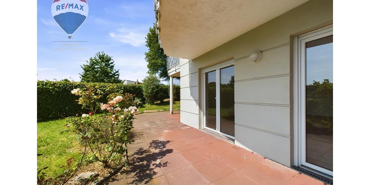 Großzügige Terrasse & viel Grün: Helle Souterrainwohnung 3 zimmer