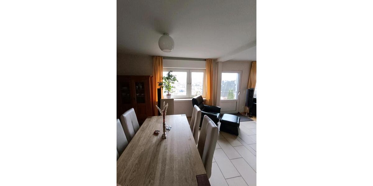 Einfamilienhaus Stadtoldendorf - 9 Zimmer, 130 m&sup2;, 1.200&euro; | Angebot:25843296