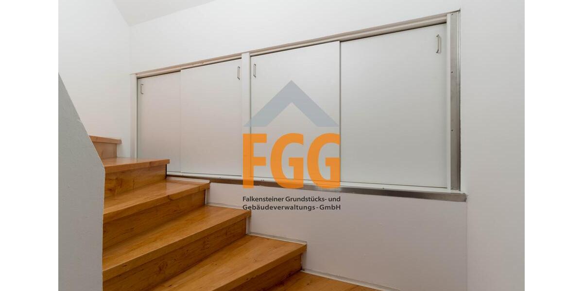 Große 4-R-Wohnung im Dachgeschoß 4 zimmer