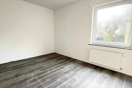 Erstbezug nach Sanierung! Moderne Wohnung im 1. OG in ruhiger Lage in Uelzen 4 zimmer