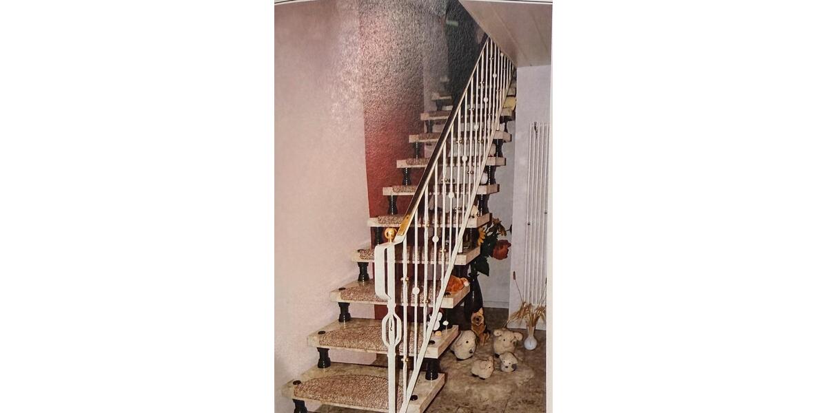 Etagenwohnung Grabfeld - 10 Zimmer, 138 m&sup2;, 800&euro; | Angebot:23760395