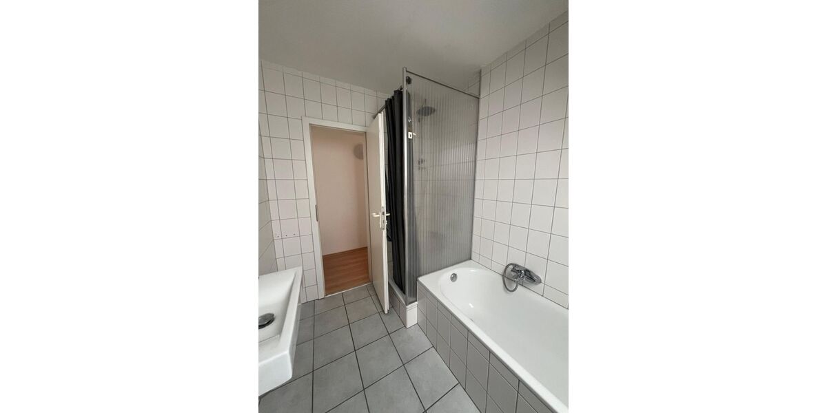helle 3-Zimmer Küche Bad mit Bürozimmer im Zweifamilienhaus in Gt Kattenstroth - Etagenwohnung Gütersloh Kattenstroth | Angebot:27145804