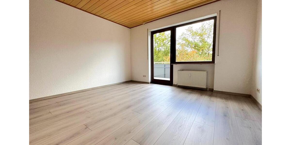 Erdgeschoßwohnung Bad Schwalbach - 4 Zimmer, 133 m&sup2;, 1.300&euro; | Angebot:26636099