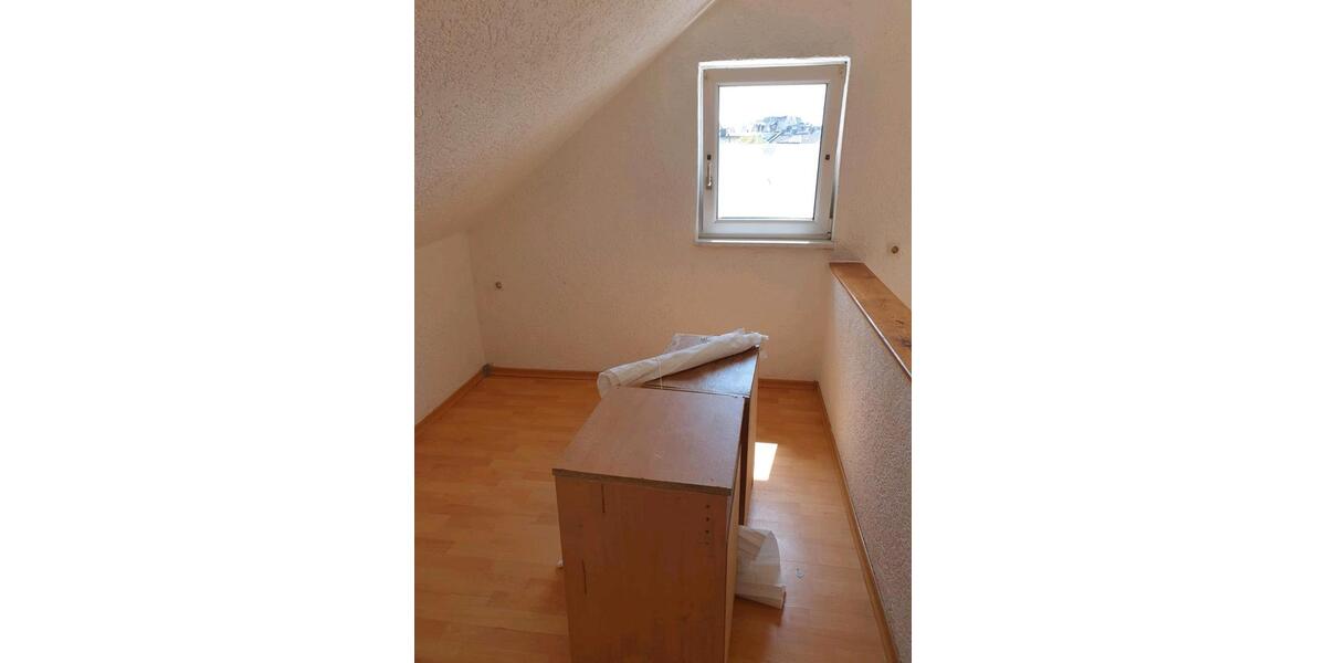 Etagenwohnung Sonneberg - 35 Zimmer, 95 m&sup2;, 800&euro; | Angebot:26254055