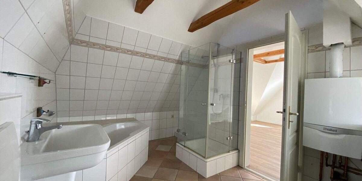 Etagenwohnung Hamburg Curslack - 4 Zimmer, 128 m&sup2;, 1.600&euro; | Angebot:25680419