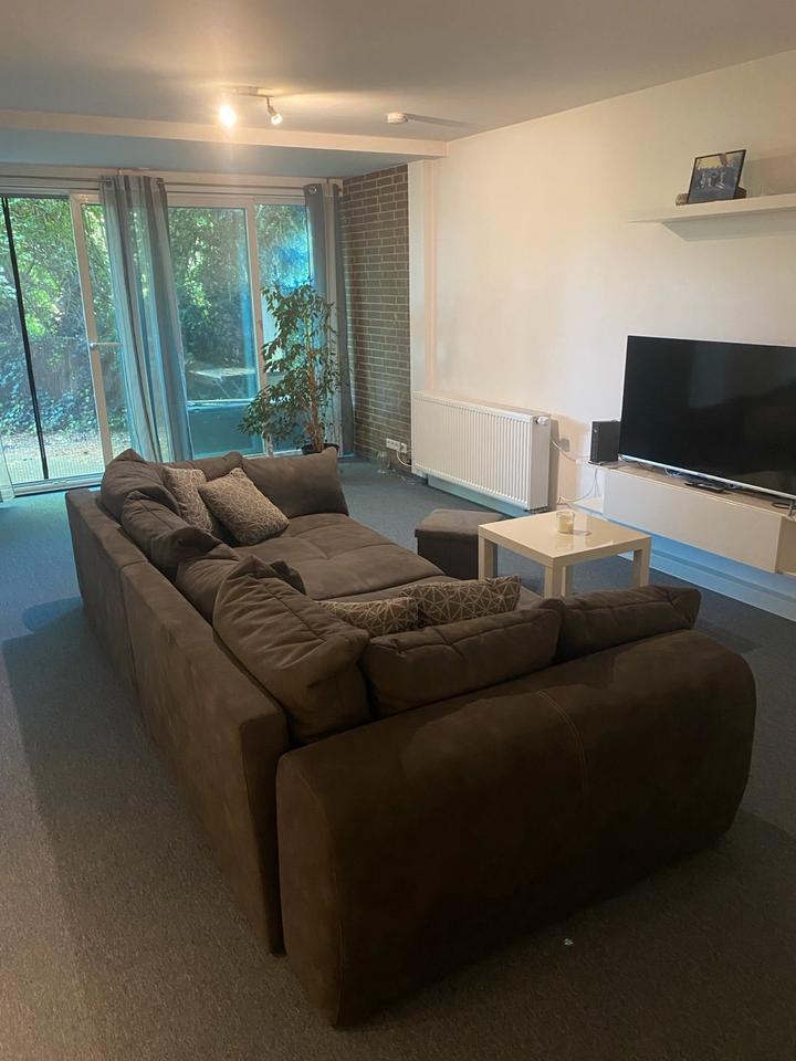 Wunderschöne 1,5 Zimmer mit Terrasse und Blick zum Wiesengrund