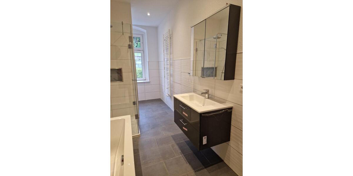 3 Zimmer Wohnung mit großem Balkon in Crimmitschau 3 zimmer