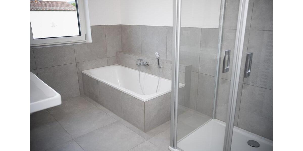 Doppelhaushälfte Deggendorf - 4 Zimmer, 130 m&sup2;, 1.560&euro; | Angebot:25872223