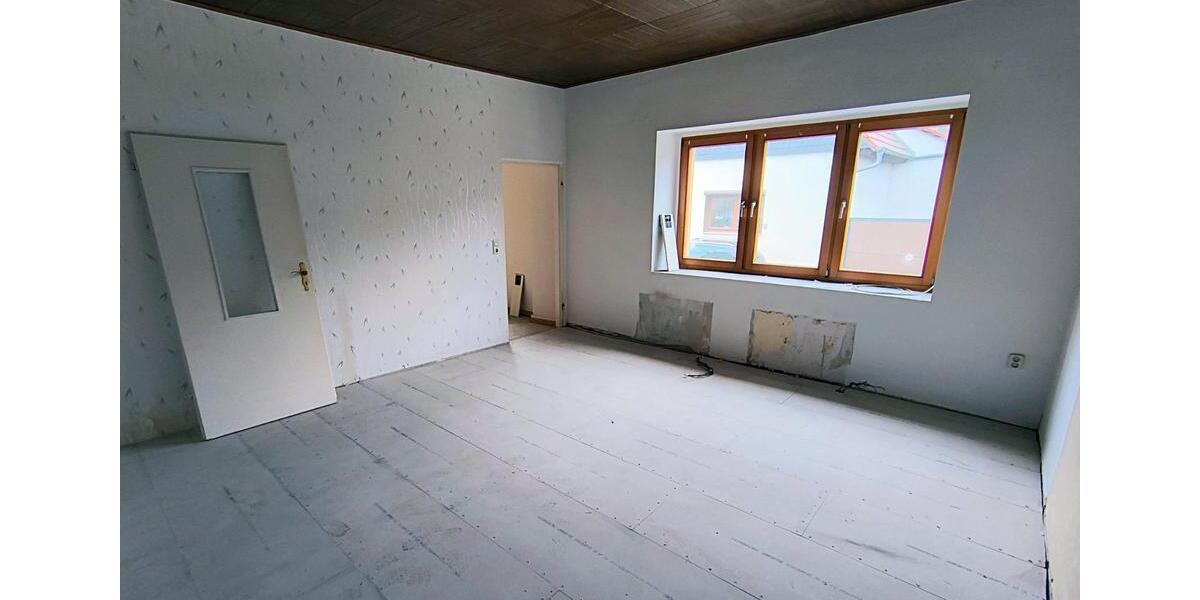 Erdgeschoßwohnung Arnstein - 2 Zimmer, 83 m&sup2;, 400&euro; | Angebot:25255104