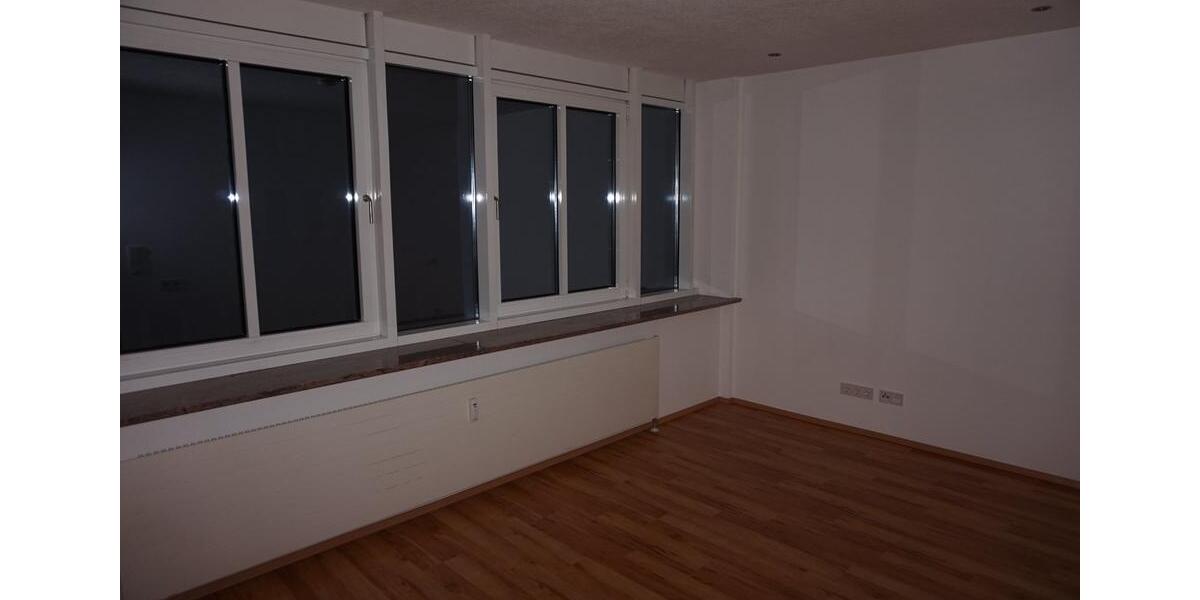 Maisonettenwohnung Neuhaus am Rennweg - 6.5 Zimmer, 270 m&sup2;, 1.198&euro; | Angebot:25842506