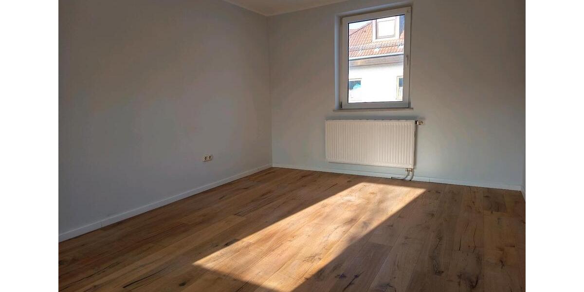 Einfamilienhaus Simbach - 3 Zimmer, 92 m&sup2;, 960&euro; | Angebot:24781260