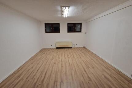 Hobby- Lagerraum: hell, geräumig, beheizt zimmer