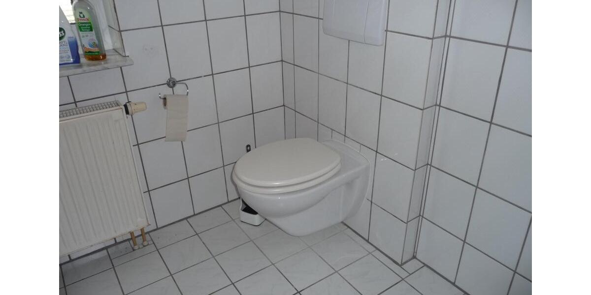 Tolle 3-Zimmer-DG-Wohnung,:Tel.: 0171 8310089 3 zimmer