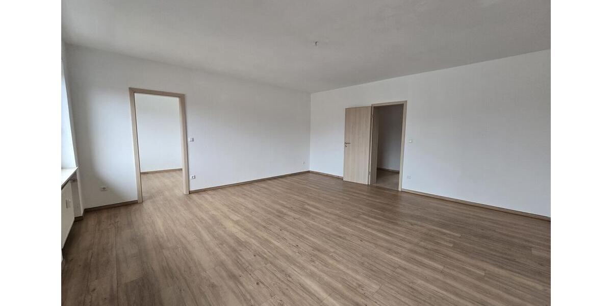 3-Zi.-Wohnung mit Balkon, Stellplatz und großzügigem Wohnbereich 3 zimmer