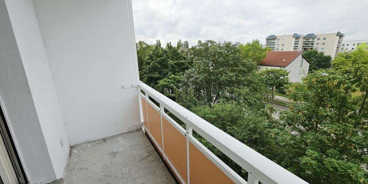 Etagenwohnung Magdeburg Neustädter Feld - 4 Zimmer, 65 m&sup2;, 407&euro; | Angebot:27029454