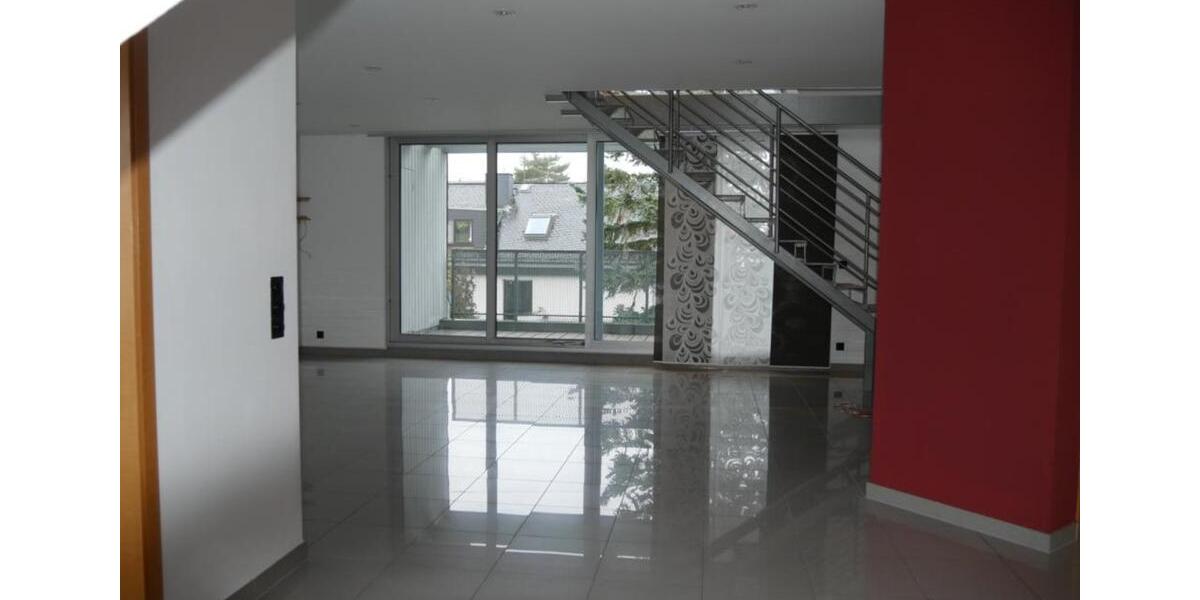 Moderne, helle Dachgeschosswohnung 2 Ebenen, 3,5 Zi. IdsteinWö. 3 zimmer