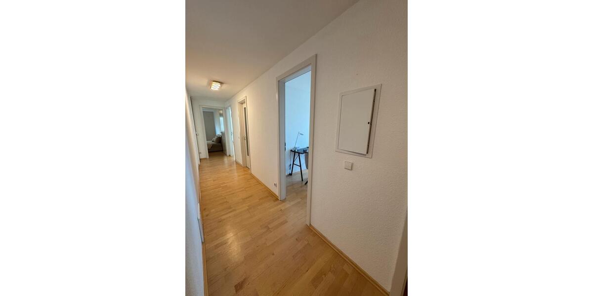 Hochparterre Böblingen - 4 Zimmer, 86 m&sup2;, 1.900&euro; | Angebot:24753274