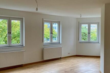 Wir haben für Sie saniert- 2 Zimmer-Wohnung mit Wannenbad zimmer