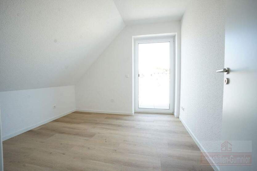 IMMOBILIEN GUMNIOR präsentiert: helle 3-Zimmer-Dachgeschosswohnung in Rheine 3 zimmer
