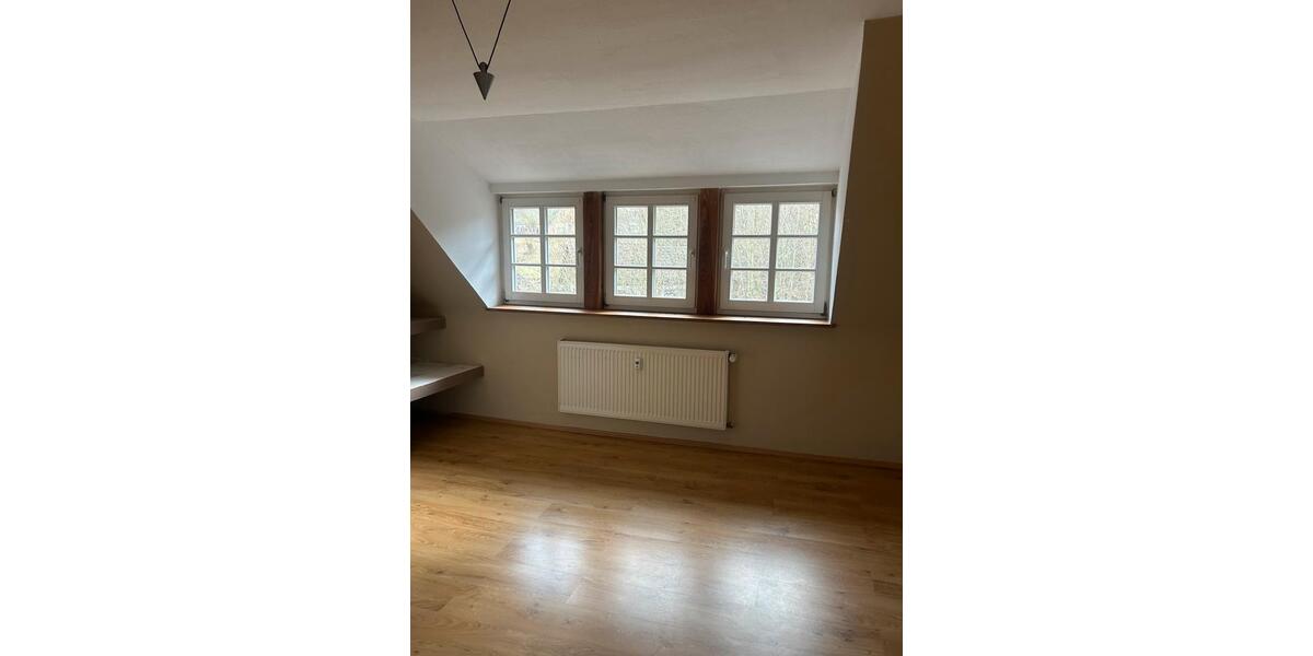 Dachgeschoßwohnung Homberg (Efze) - 3 Zimmer, 83 m&sup2;, 600&euro; | Angebot:25539635