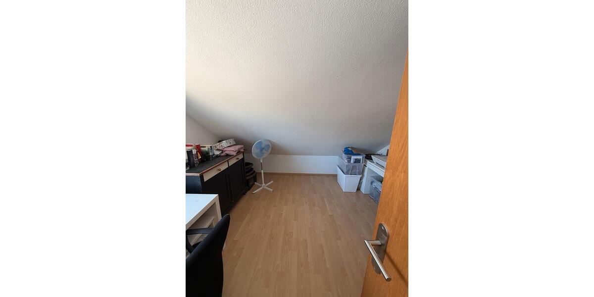 Dachgeschoßwohnung Bad Oeynhausen Dehme - 3 Zimmer, 90 m&sup2;, 650&euro; | Angebot:26549793