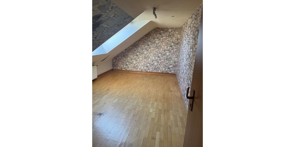 Etagenwohnung Rösrath - 4 Zimmer, 119 m&sup2;, 1.450&euro; | Angebot:25995534
