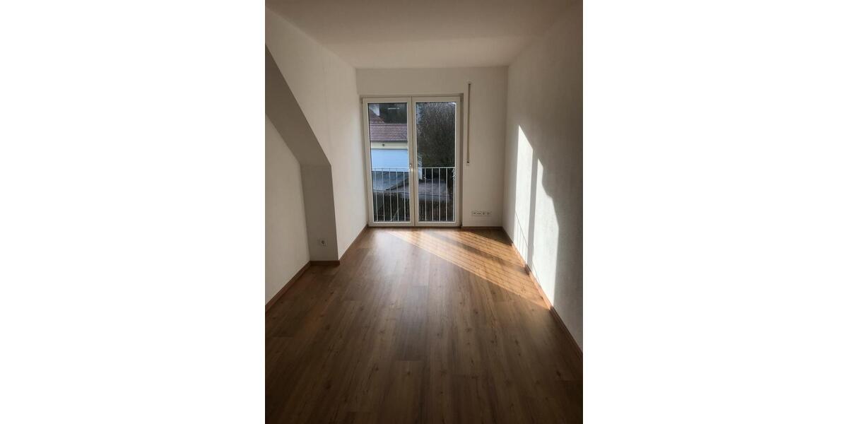 Doppelhaushälfte Eching - 3 Zimmer, 115 m&sup2;, 1.550&euro; | Angebot:26041052
