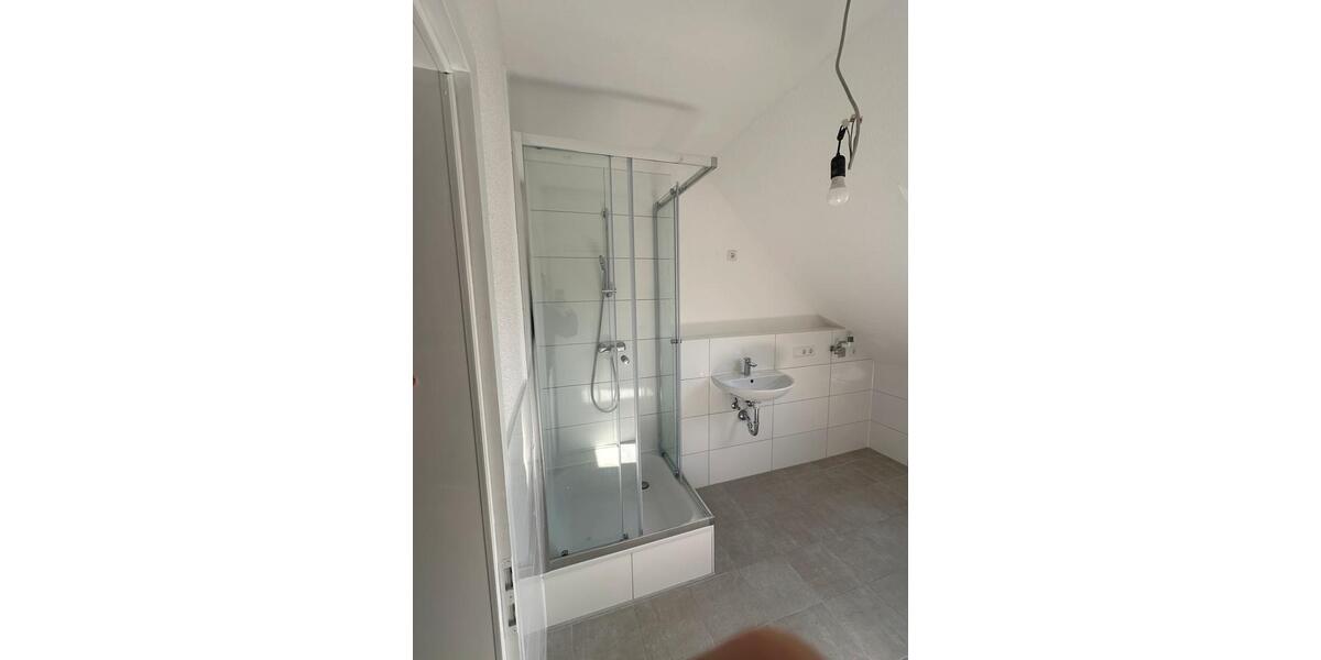 Dachgeschoßwohnung Flörsheim am Main - 2 Zimmer, 65 m&sup2;, 1.200&euro; | Angebot:25903915